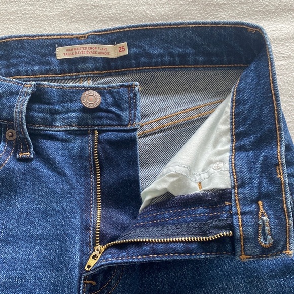 Levi’s | High Waisted Crop Flare - Picture 8 of 11